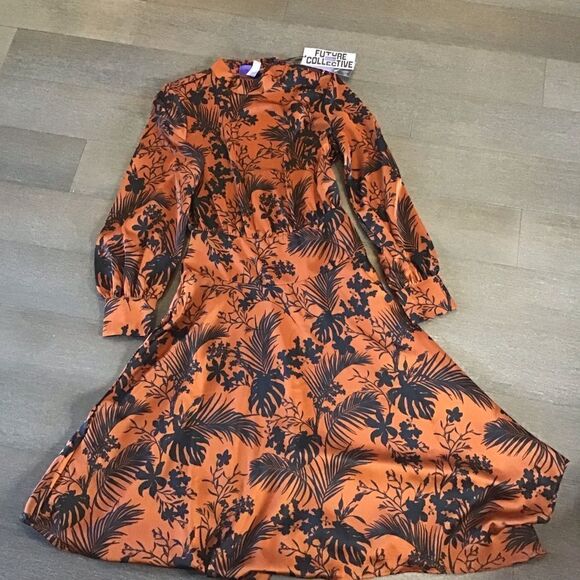 Future Collective Dress size xs - Picture 2 of 6